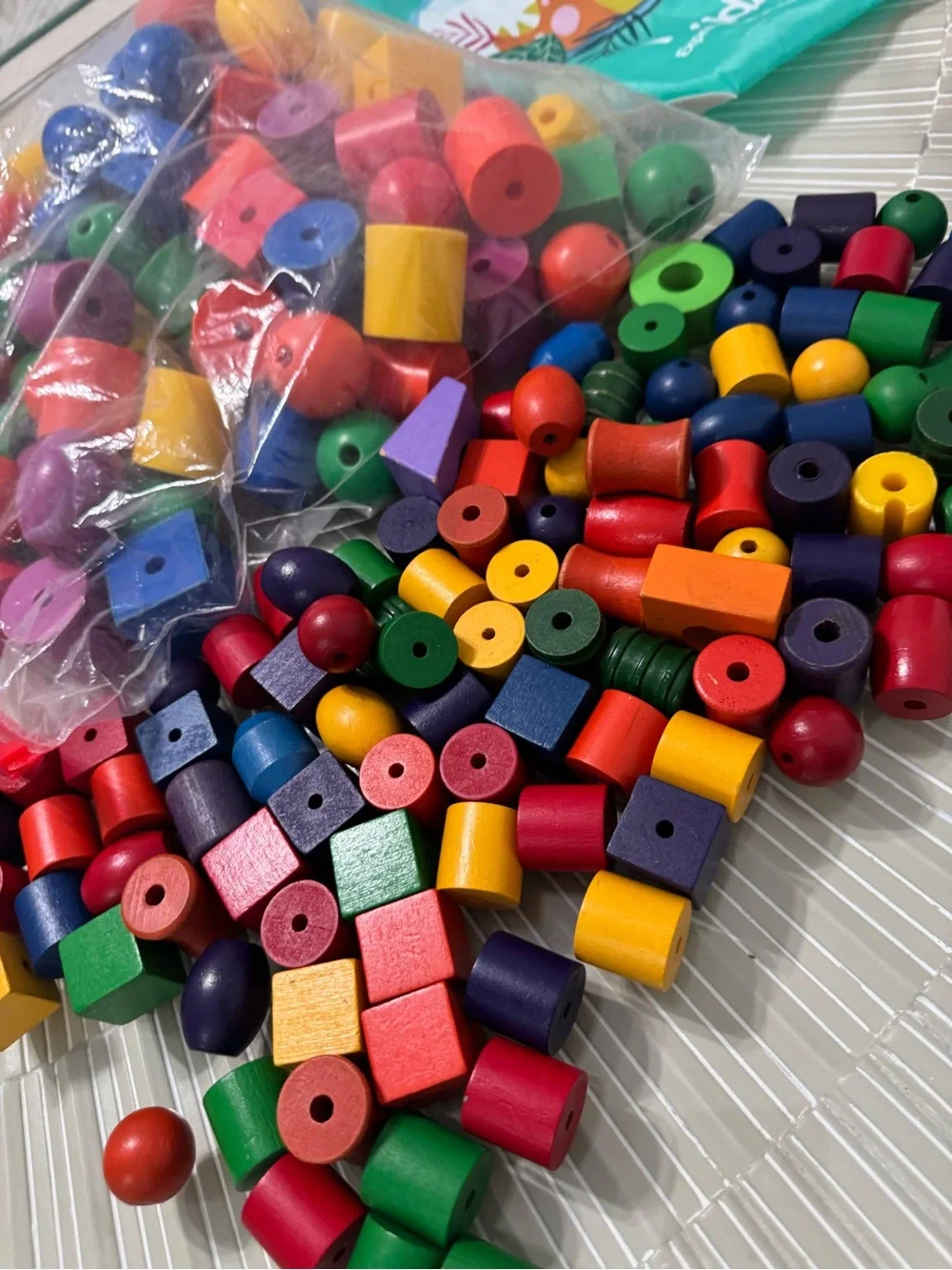 Bulk IQKidz Wooden Lacing Beads Lot + Strings & Dinosaur Storage Bag
